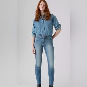 Levi's Light Blue 314 shaping straight Women's Jeans! 32x32 NWT